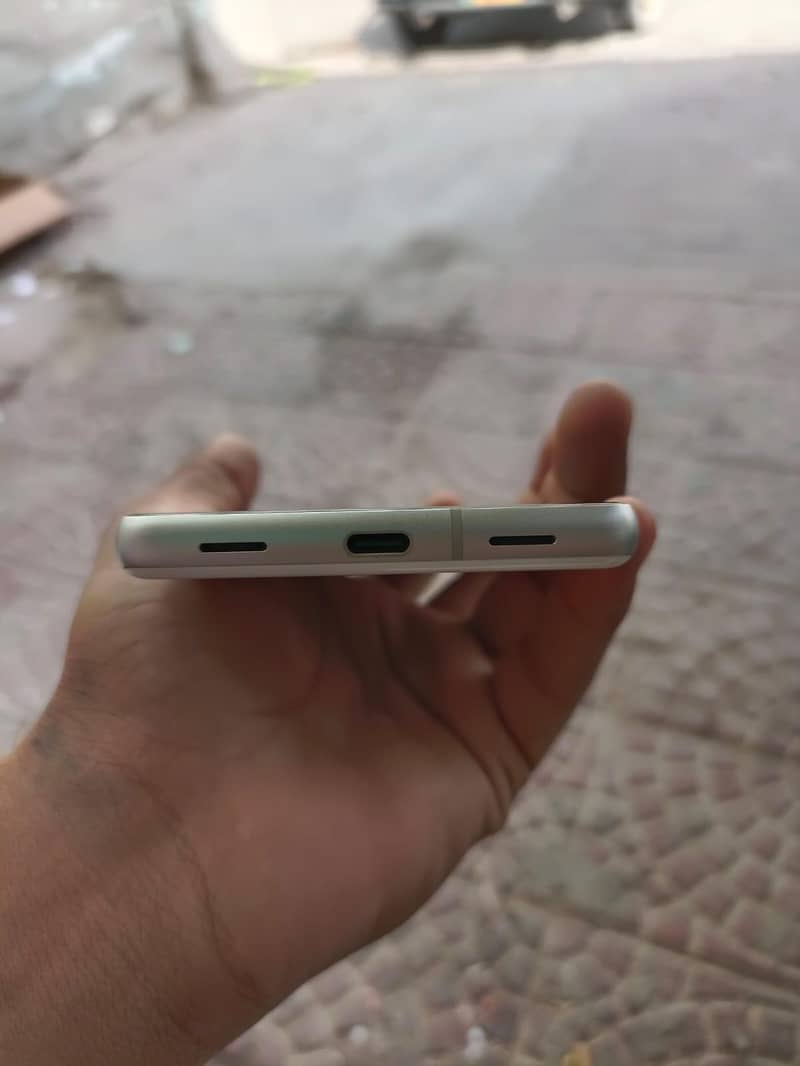 Google Pixel 7a 4