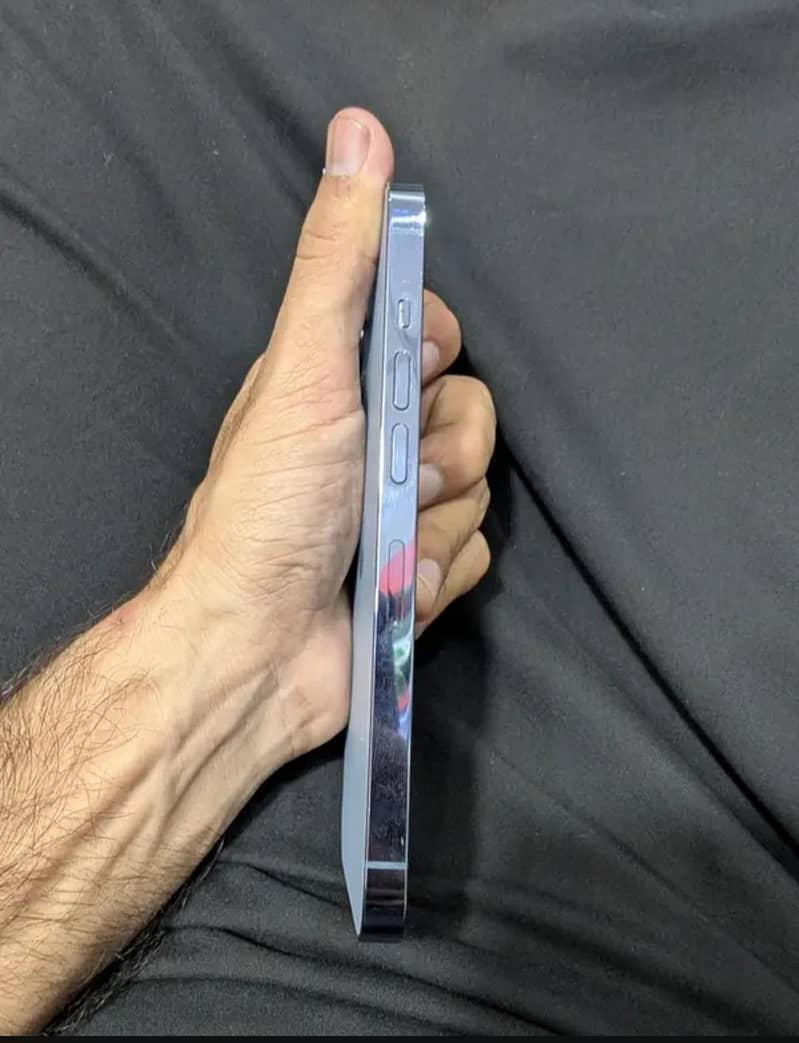 Apple iPhone 13 Pro 4