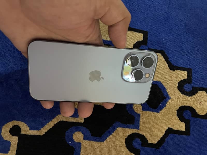Apple iPhone 13 Pro 8
