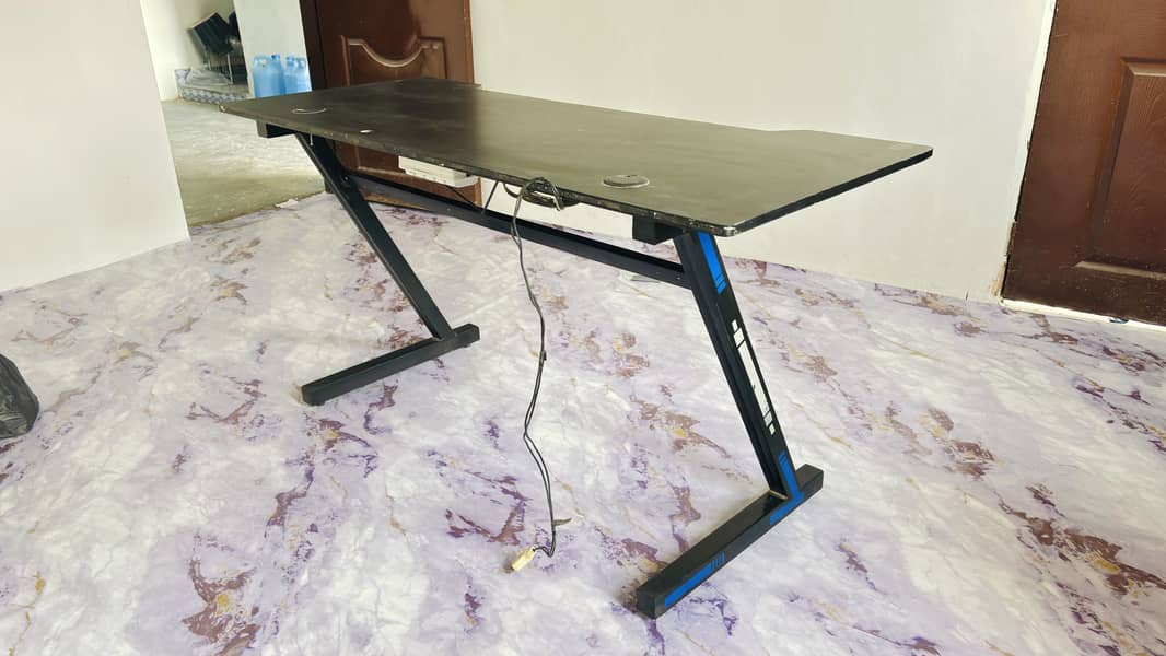 Gaming table 5ft 1