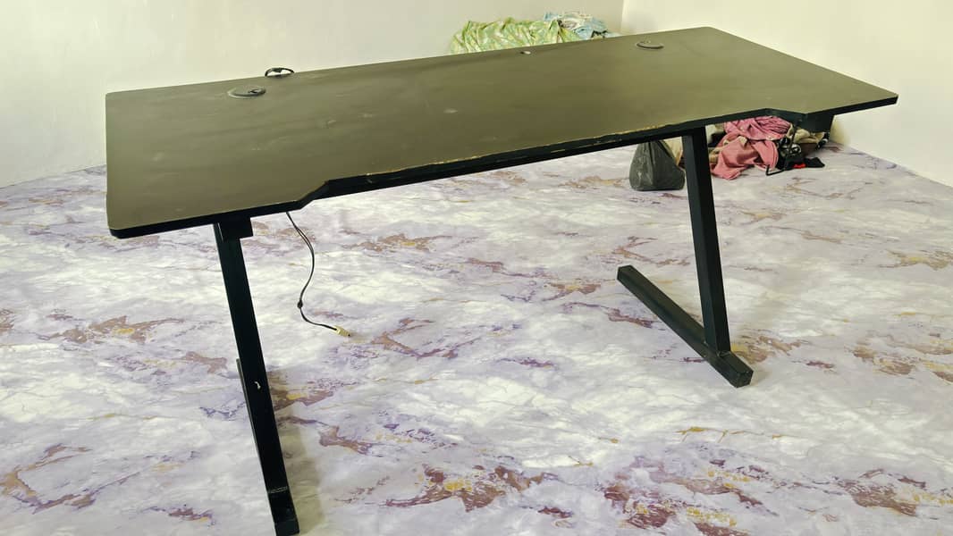 Gaming table 5ft 2