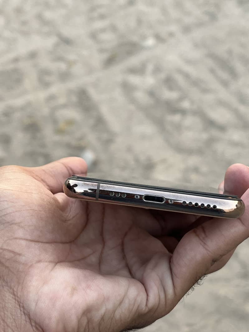 Apple iPhone 11 Pro 2