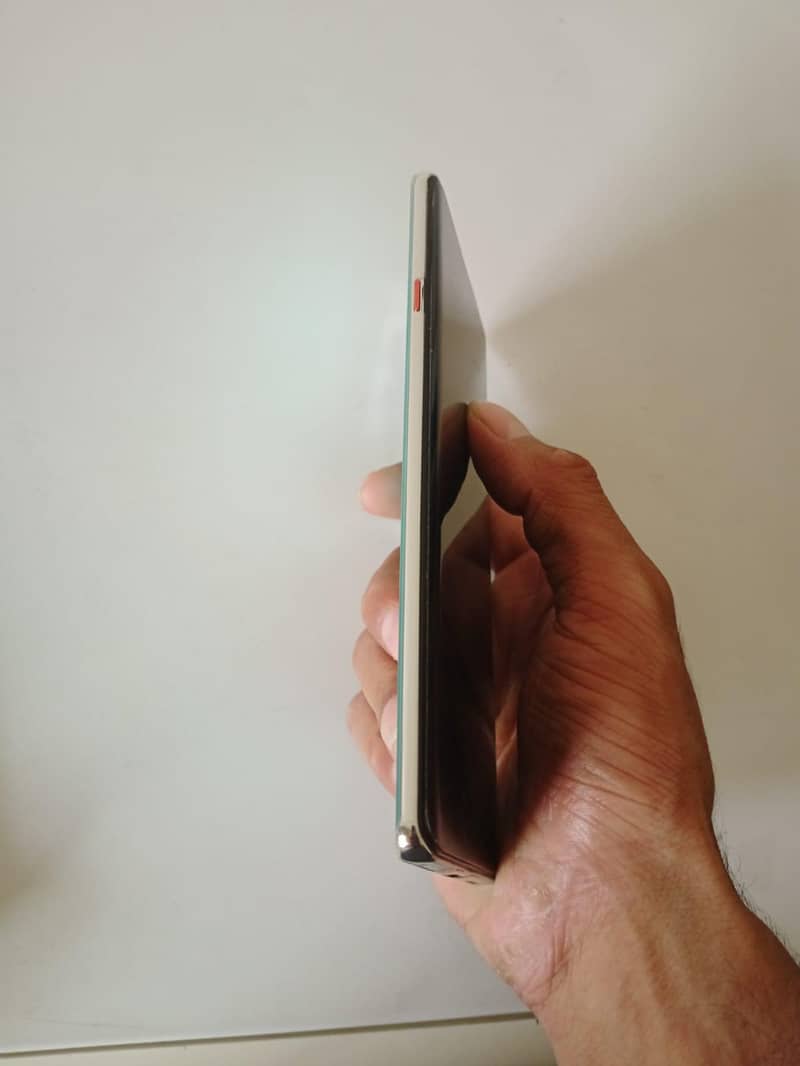 Tecno CAMON 40 Pro 3