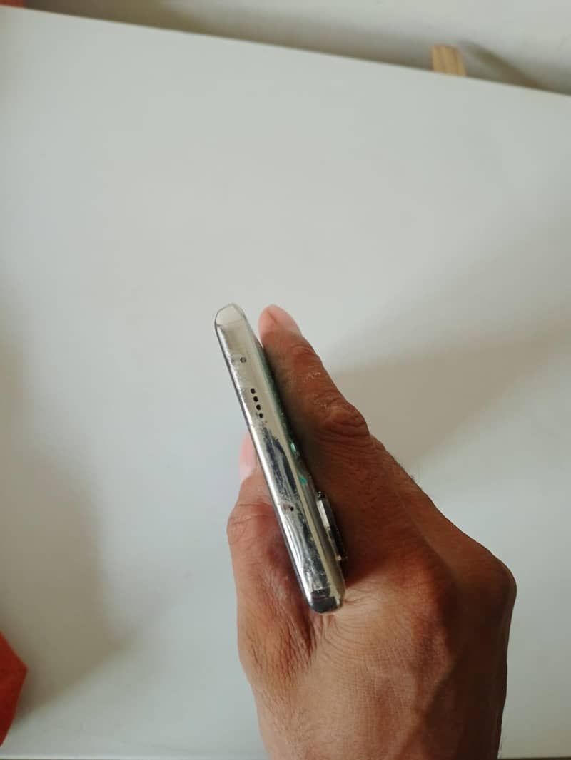 Tecno CAMON 40 Pro 4