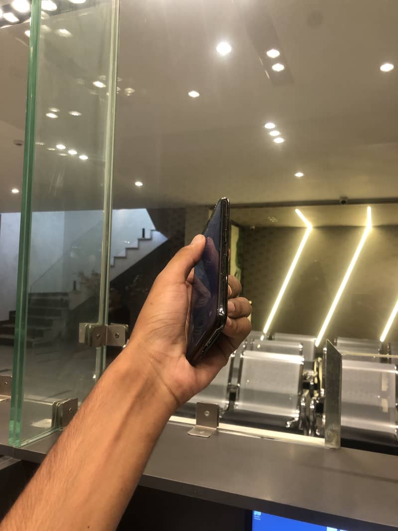 Apple iPhone XS 2