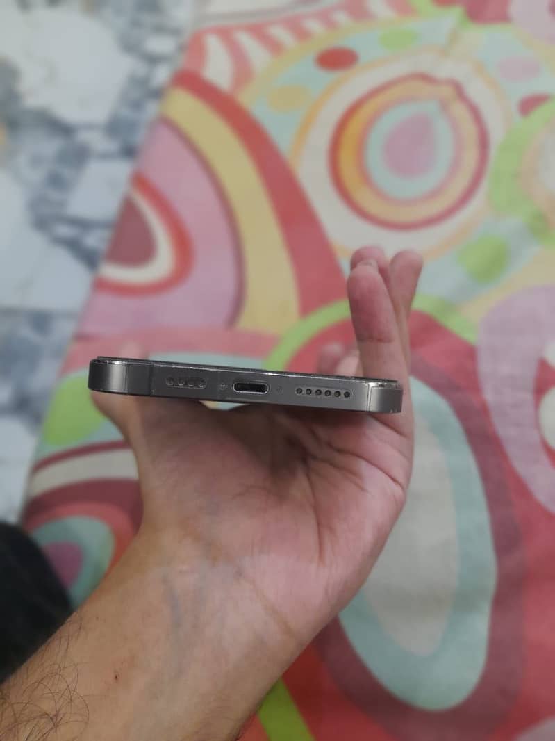 Apple iPhone 13 Pro Max 1