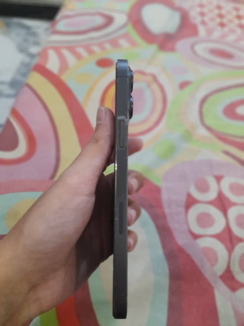 Apple iPhone 13 Pro Max 4