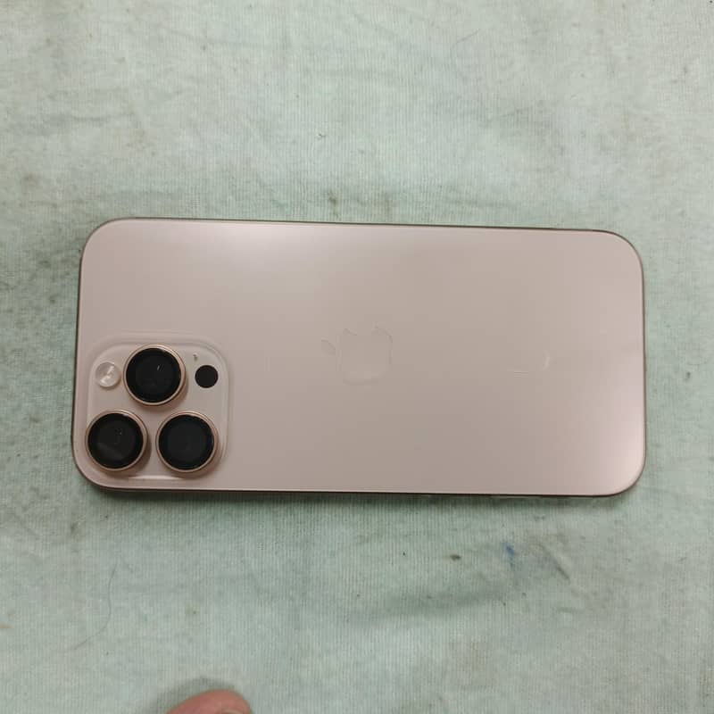 Apple iPhone 16 Pro Max 2