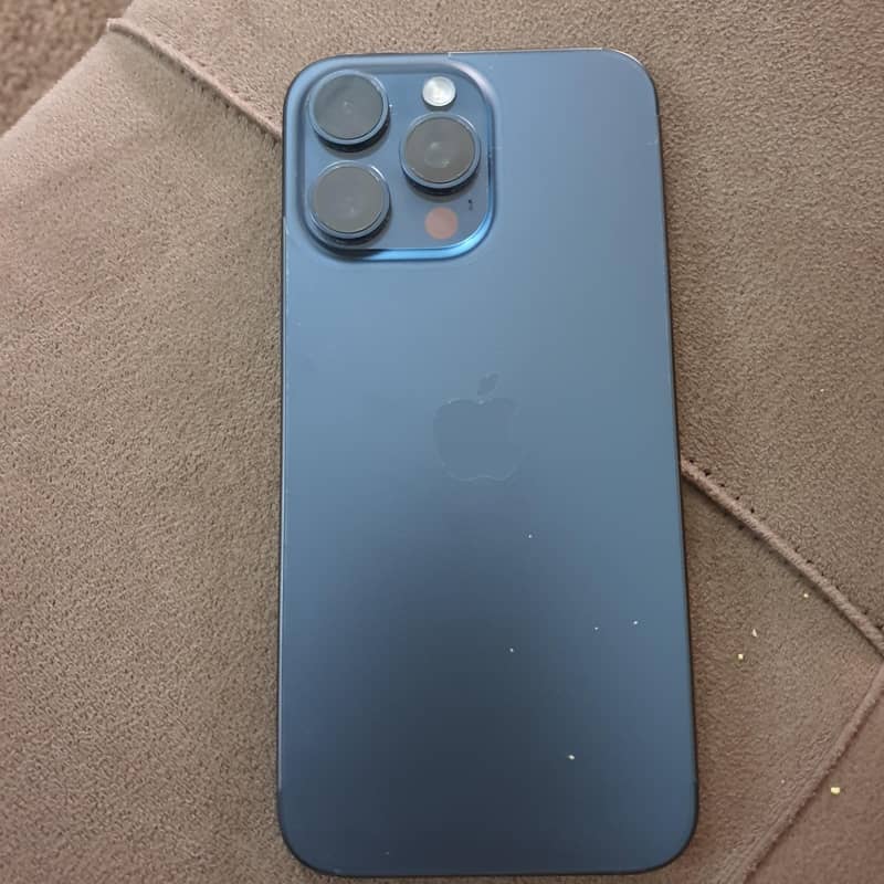 Apple iPhone 15 Pro Max 0