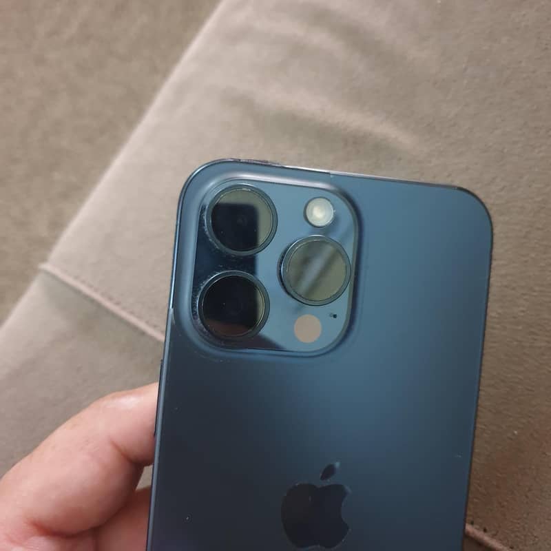 Apple iPhone 15 Pro Max 2