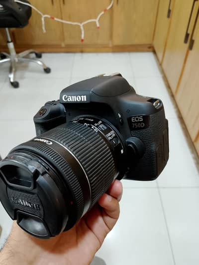 Canon Eos 750D with 18-55mm STM lens