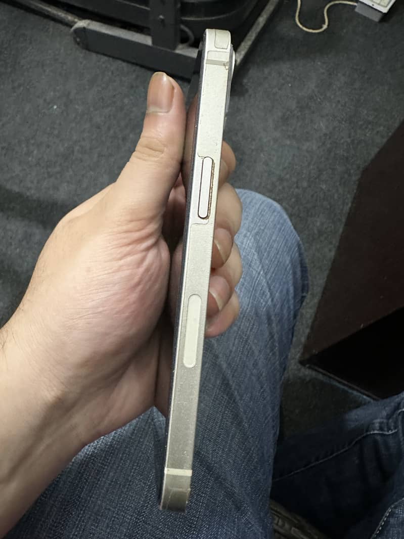 Apple iPhone 13 1