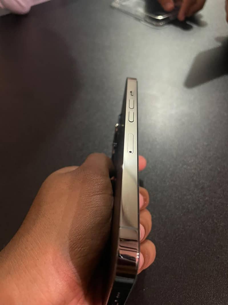 Apple iPhone 13 Pro 3