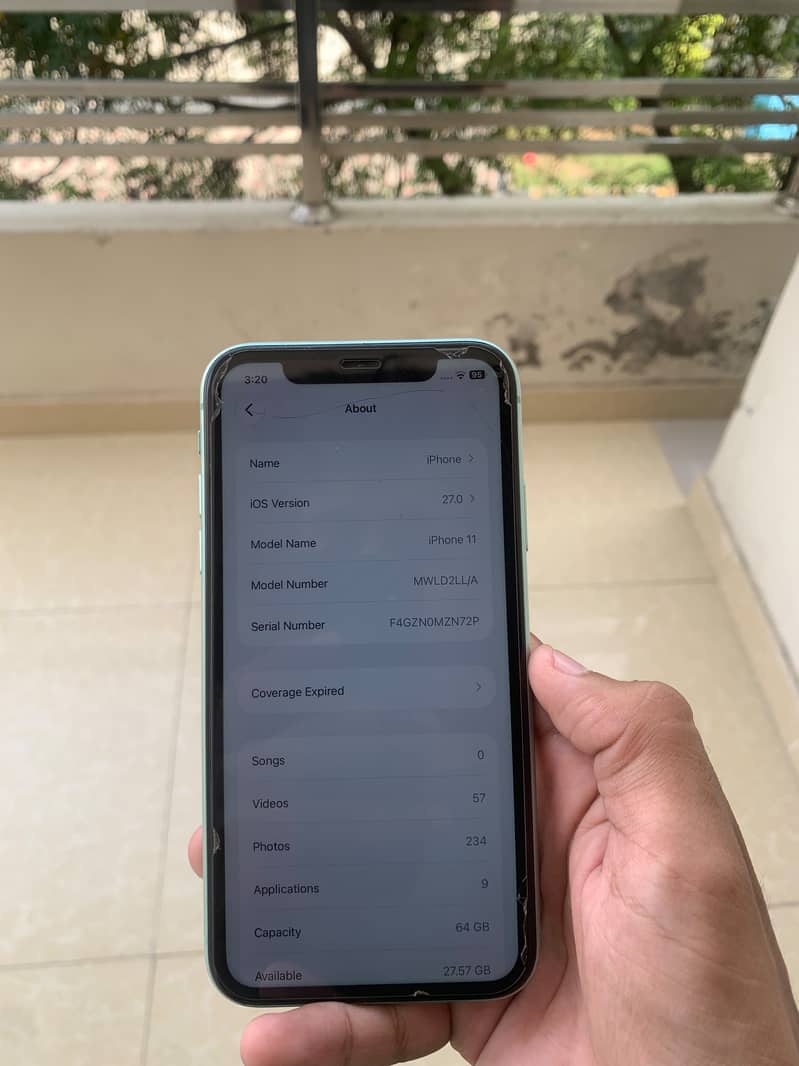 Apple iPhone 11 4