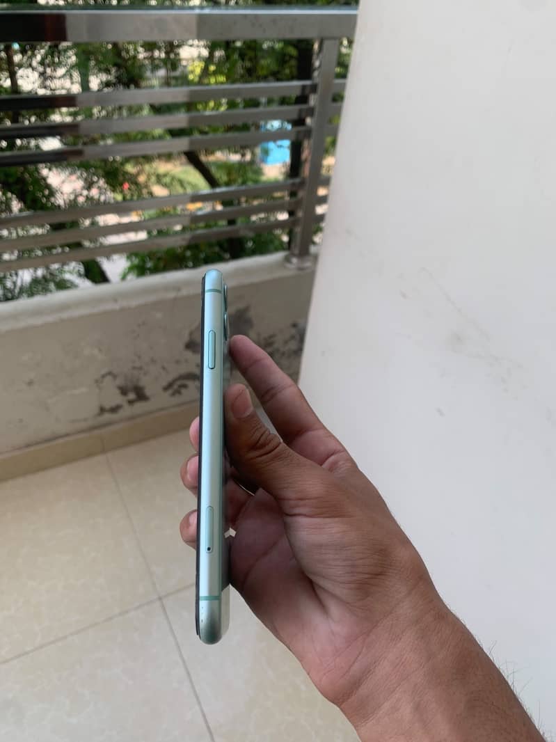 Apple iPhone 11 6