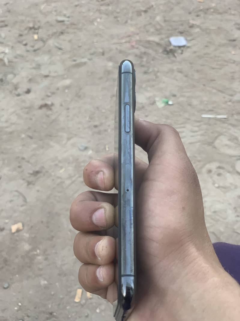 Apple iPhone 11 Pro 0