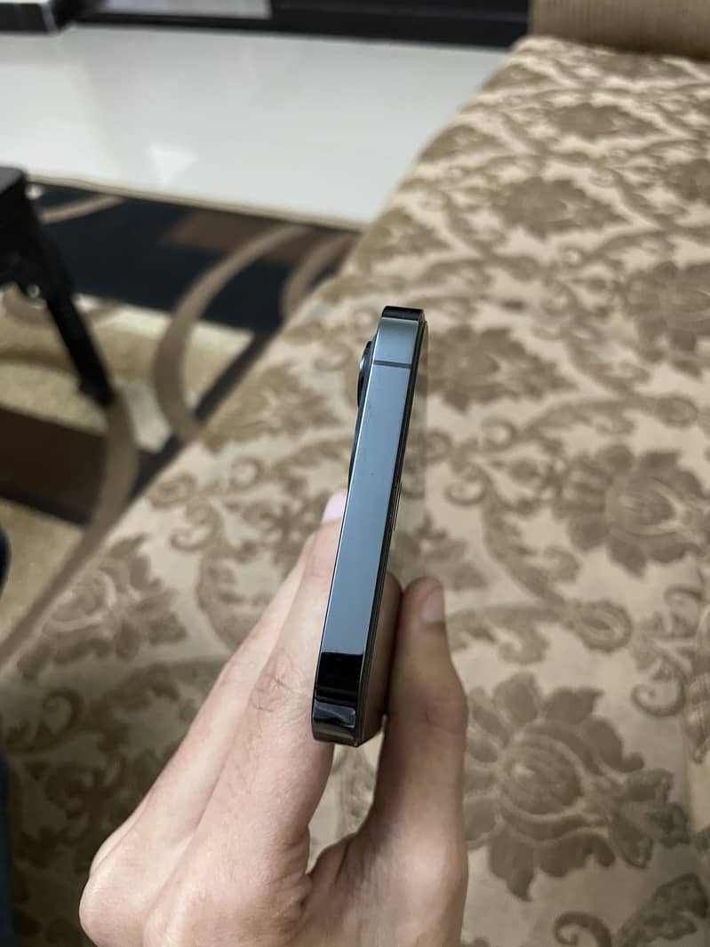 Apple iPhone 12 Pro Max 2
