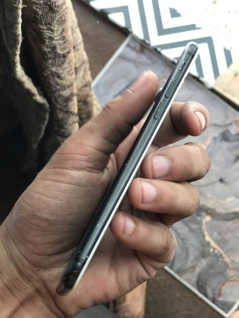 Apple iPhone 7 6