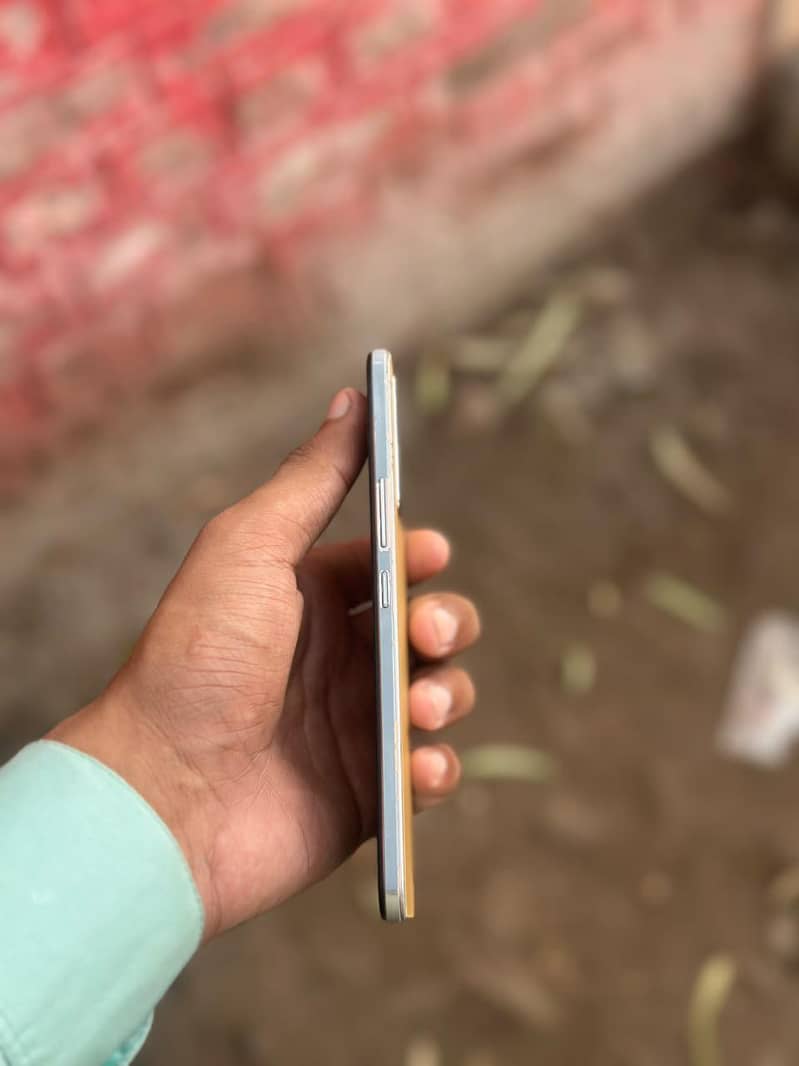 Vivo V23e 3