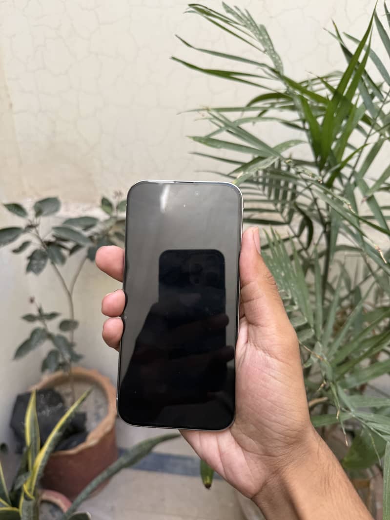 Apple iPhone 15 Pro jv 2