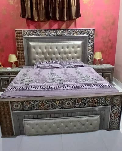 Luxury Carved Wooden Bedroom Set – Bed, 2 Side Tables & Dressing Table