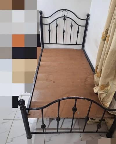 Pair of vintage iron single beds, good condition, without Mattress