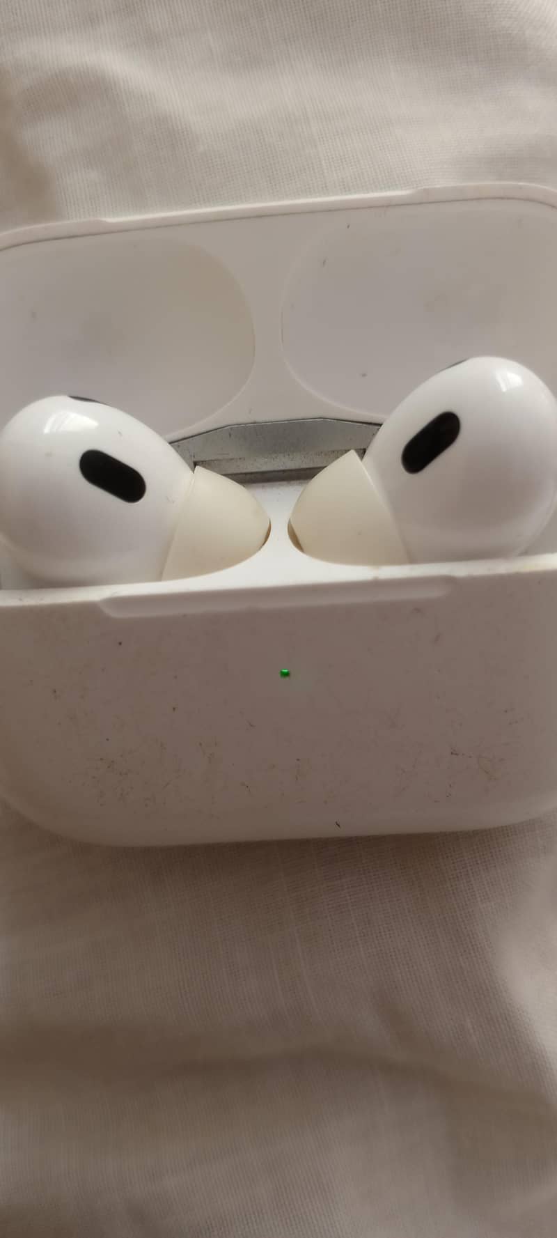iphone bud's 10/10 condition 1
