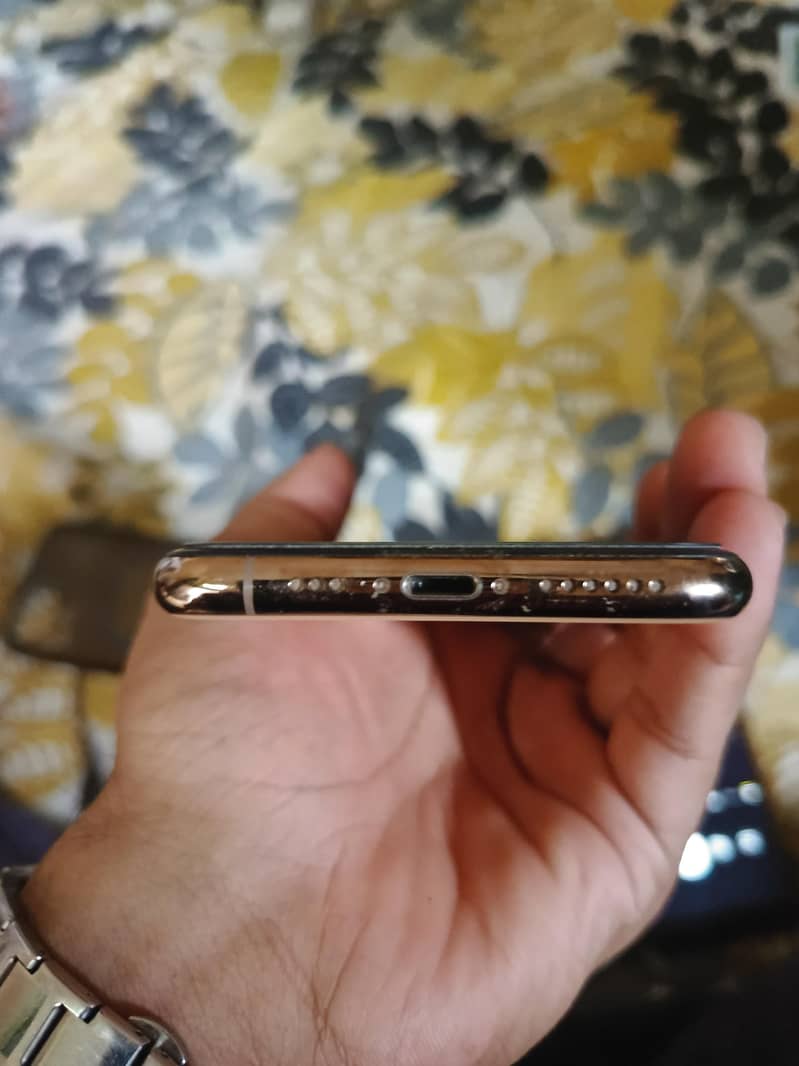 Apple iPhone 11 Pro 2