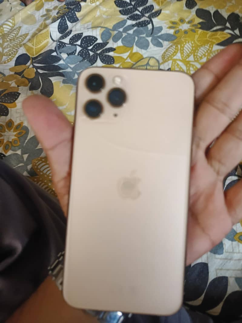 Apple iPhone 11 Pro 3