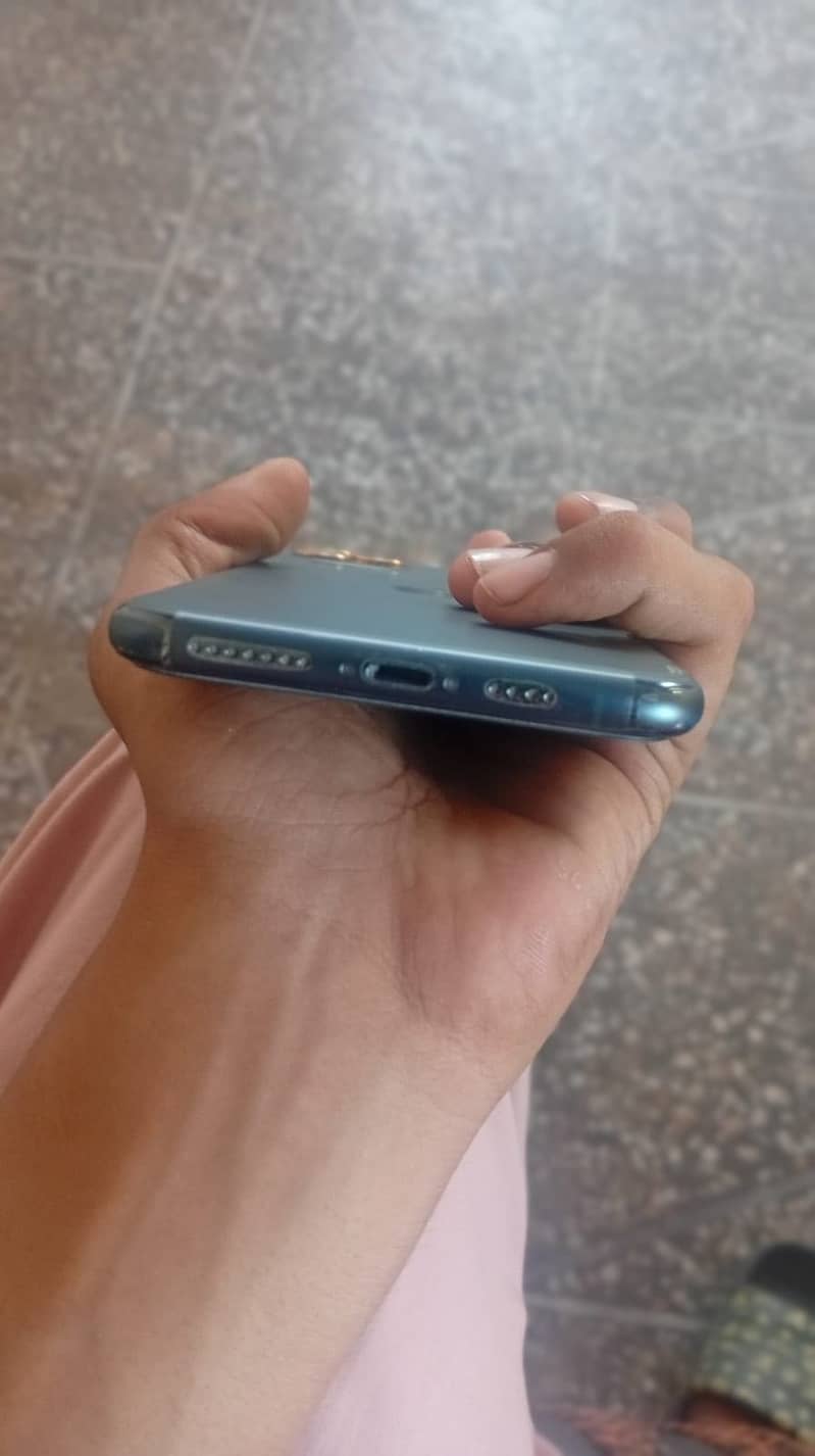 Apple iPhone 11 Pro Max 5