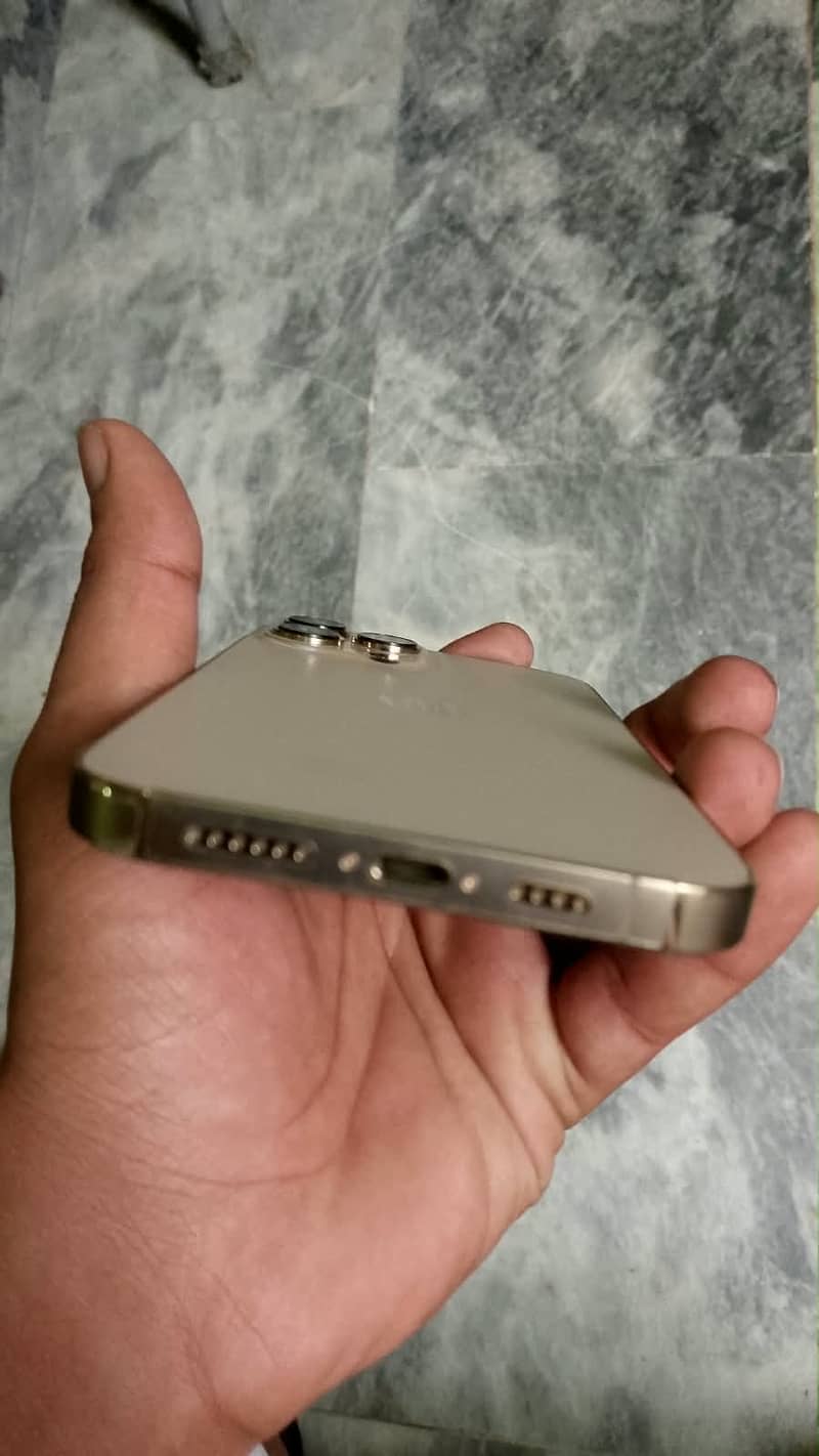 Apple iPhone 13 Pro Max 2