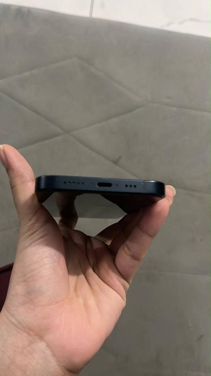 Apple iPhone 13 0