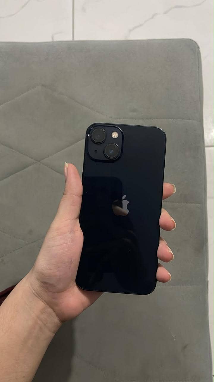 Apple iPhone 13 4