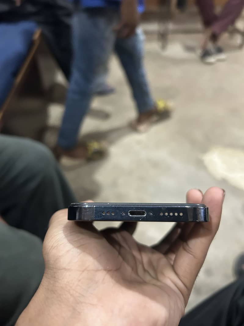 Apple iPhone 12 Pro 4