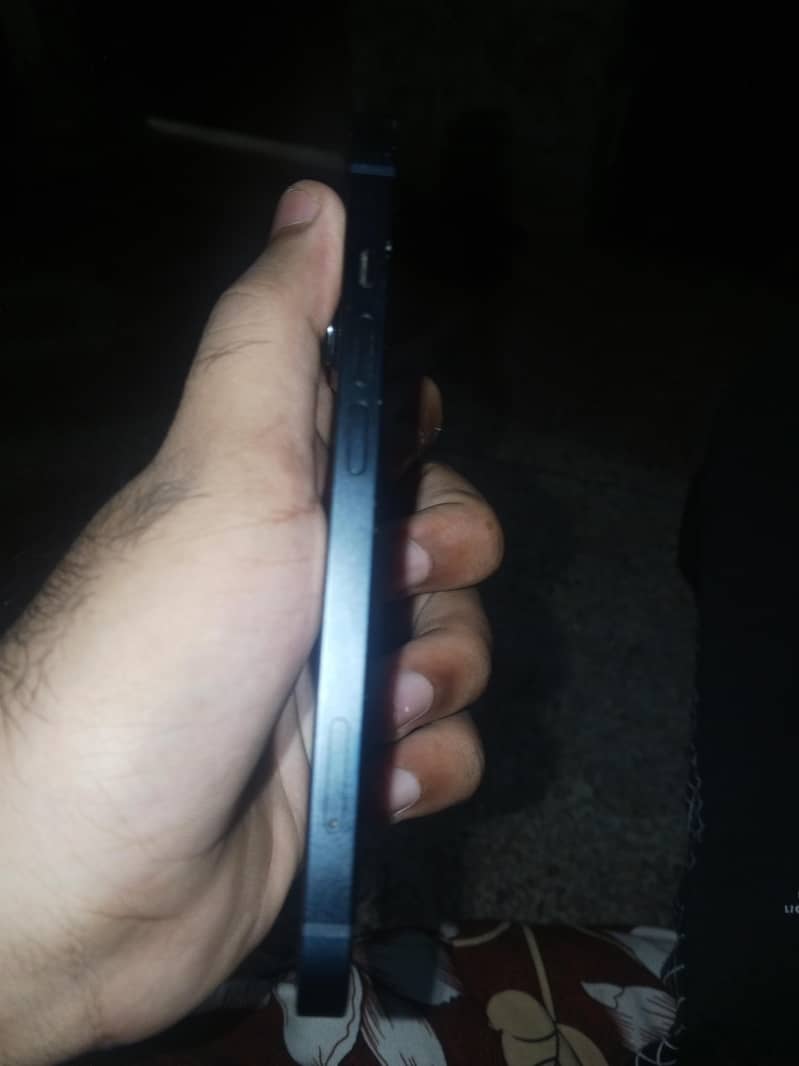 Apple iPhone 13 2