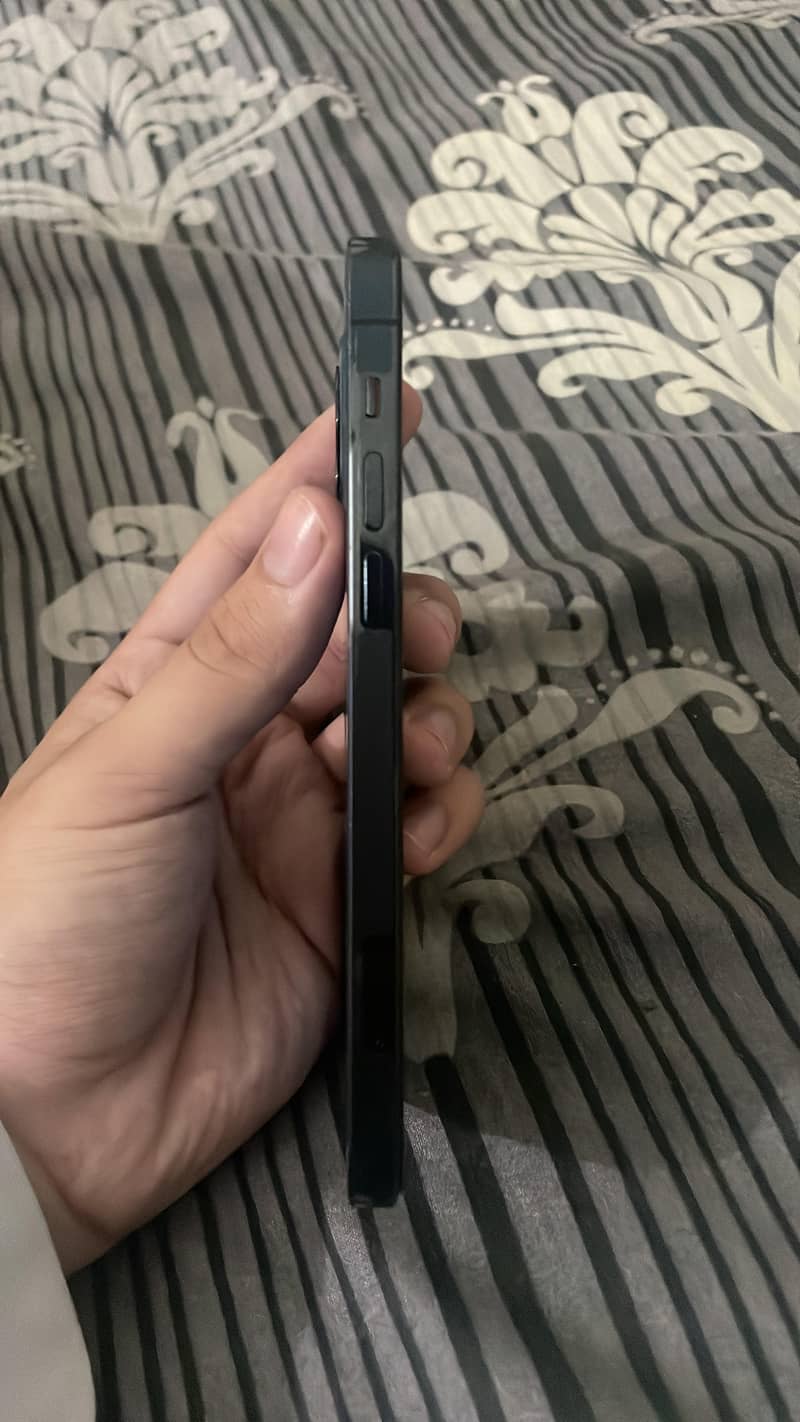 Apple iPhone 12 Pro 3