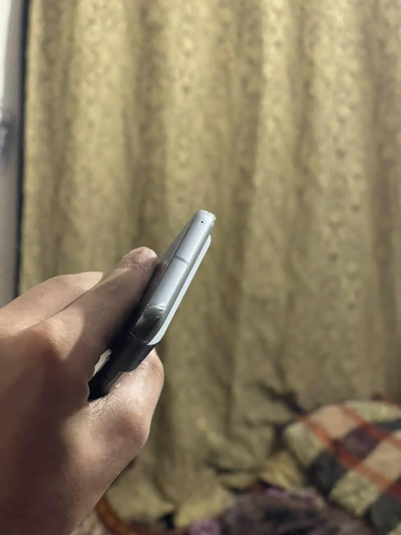 Google Pixel 8 3