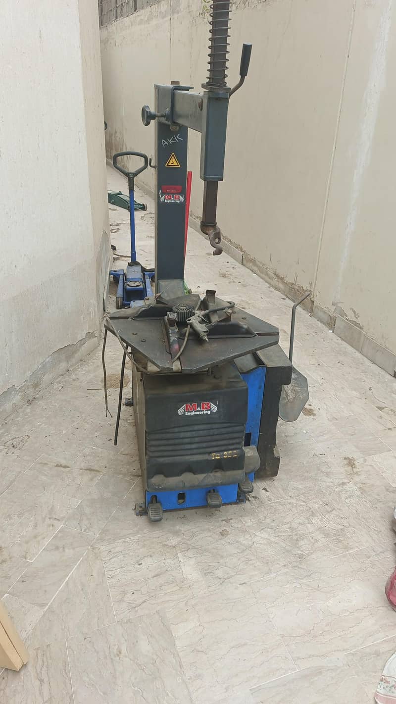 M&B Engineering Automatic Tyre 0