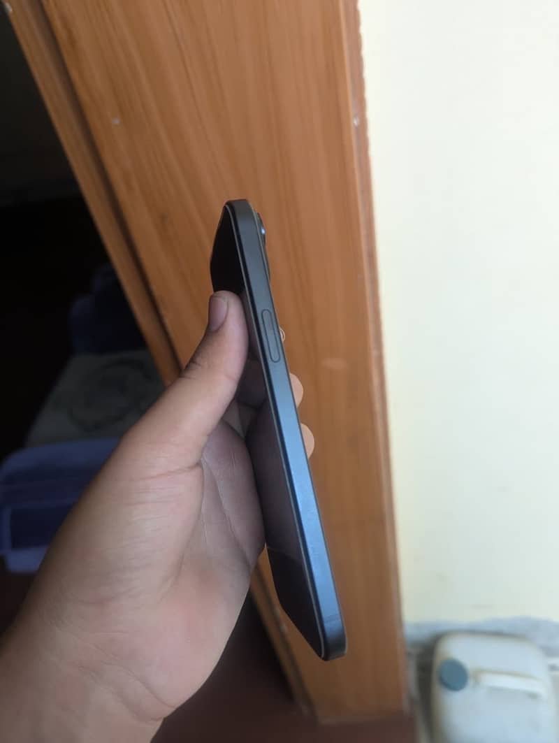 Apple iPhone 15 plus 0