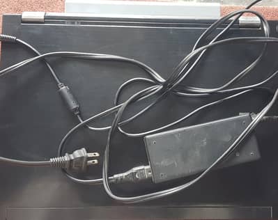 Dell Latitude E6500 2gb 250g with charger