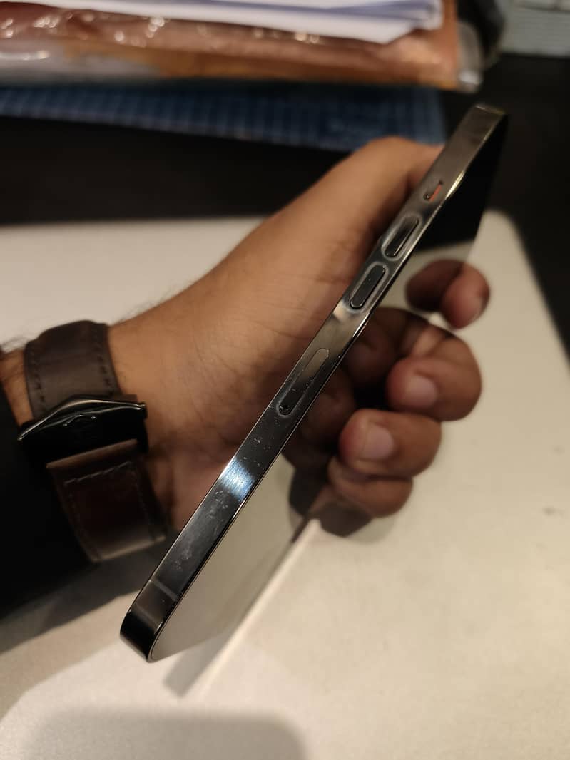 Apple iPhone 13 Pro 1