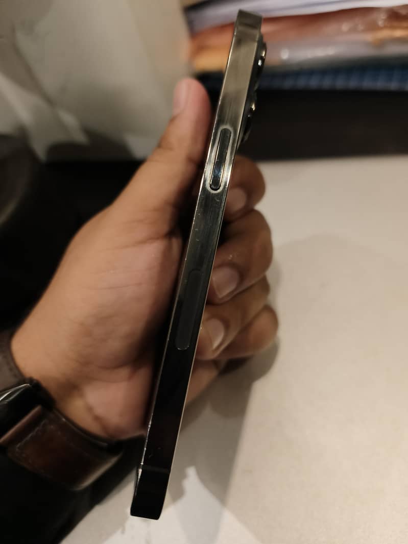 Apple iPhone 13 Pro 3