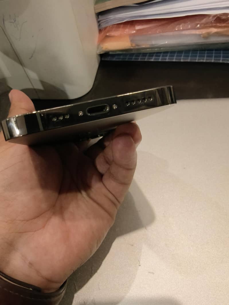 Apple iPhone 13 Pro 4