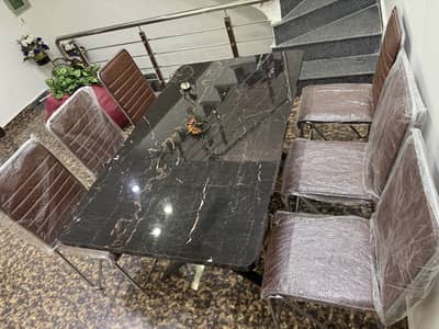 Dinning table and chairs set