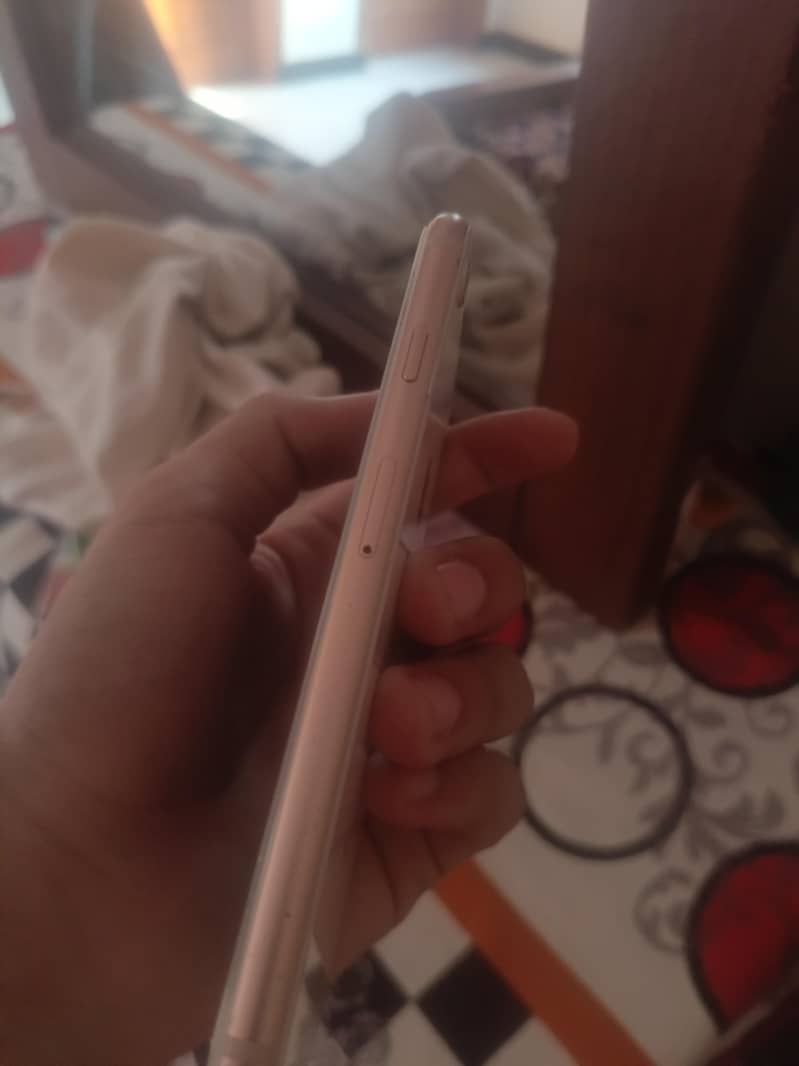 Apple iPhone 8 5