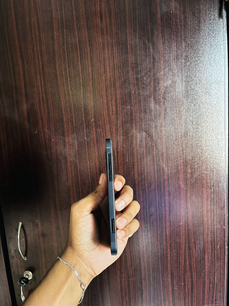 Apple iPhone 12 2