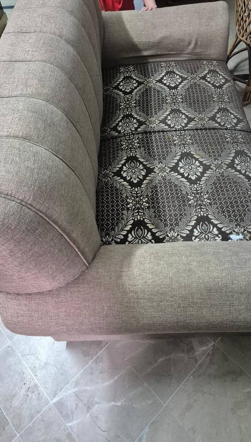5 Seats Sofas 1