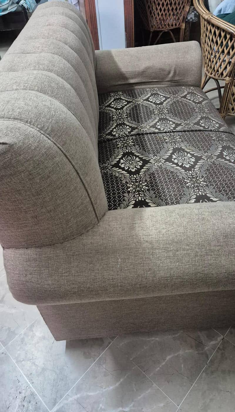 5 Seats Sofas 2
