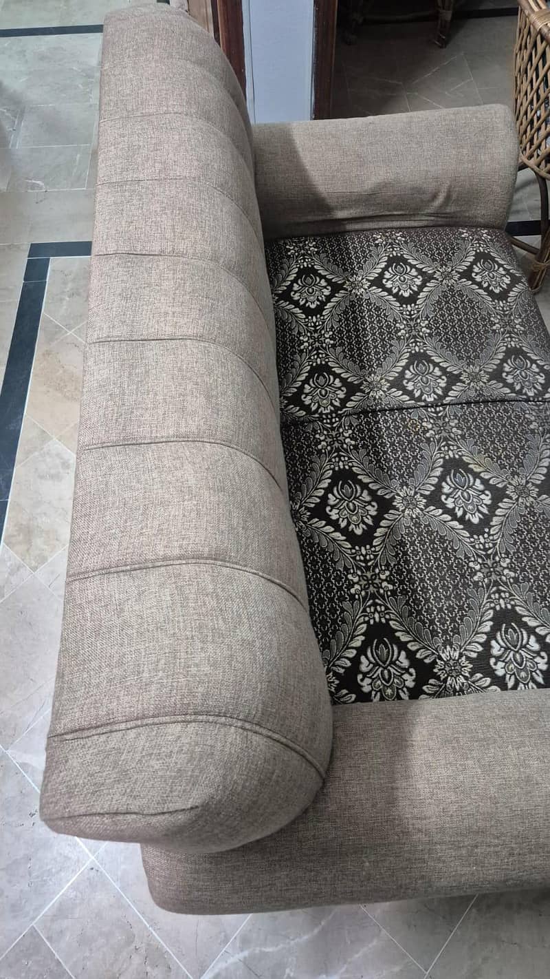 5 Seats Sofas 3