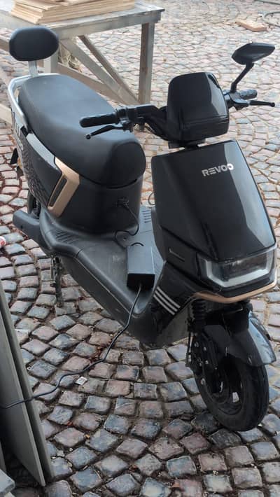 Revoo A12